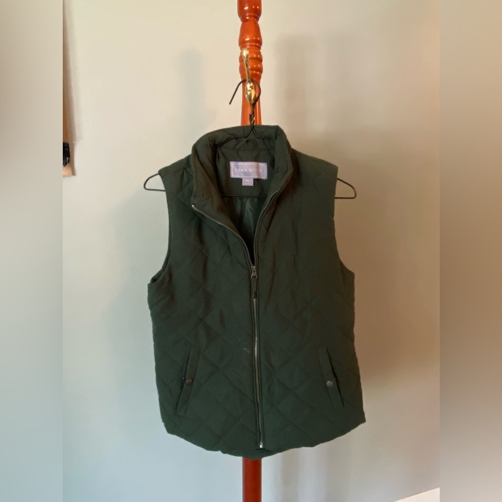Laura Scott vest. Forest green